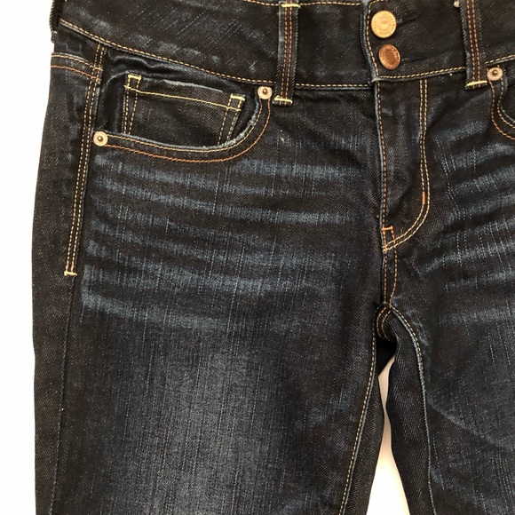 American Eagle Outfitters Womens Cropped Distressed Jeans Size 6 Low Rise - Picture 3 of 8